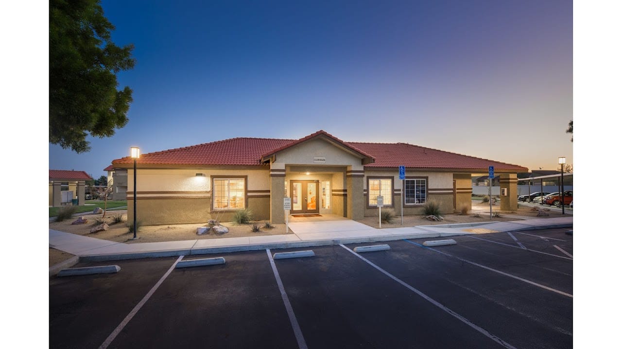 Avenida Crossing Apartments