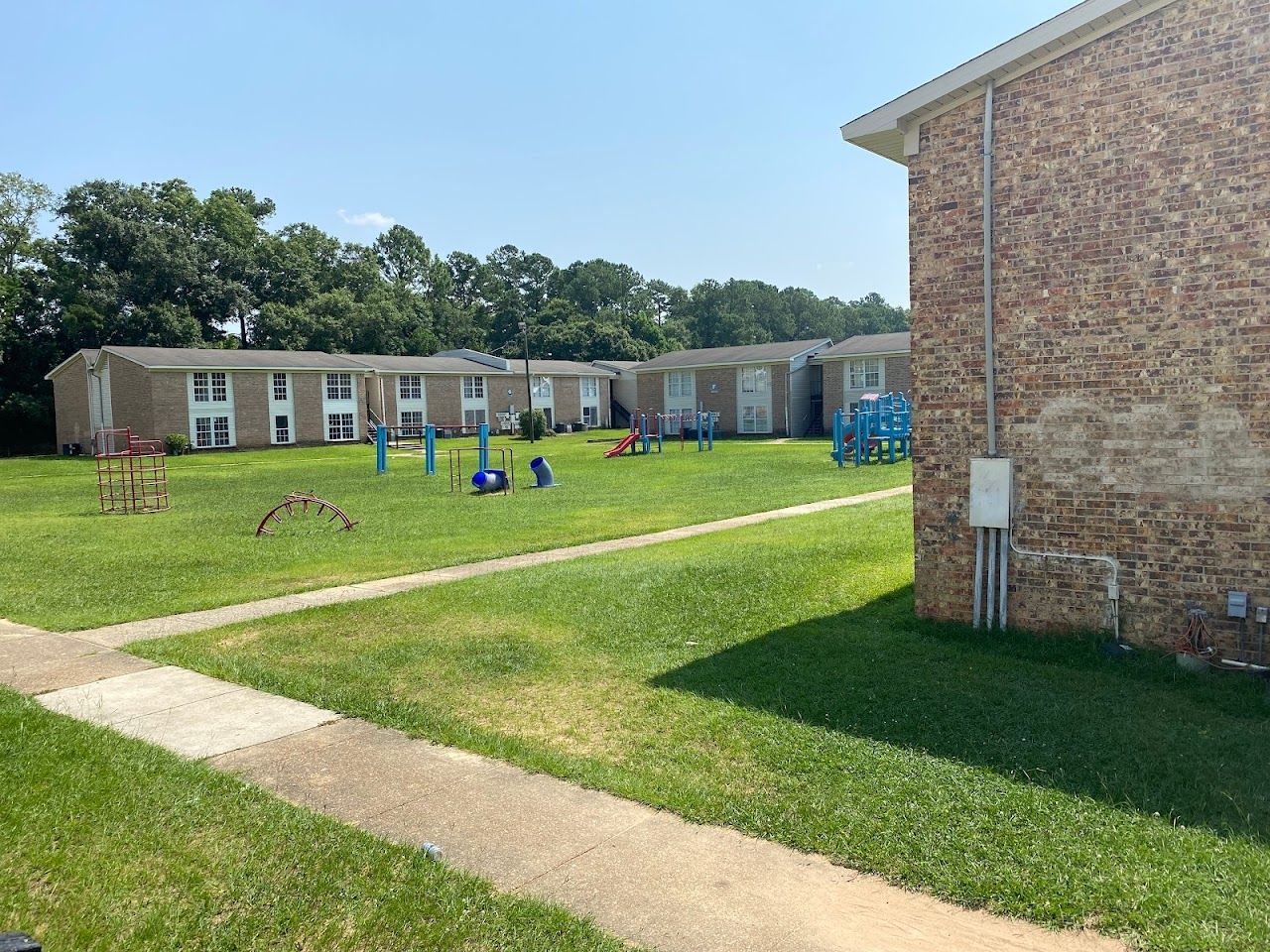 Azalea Pointe Apts