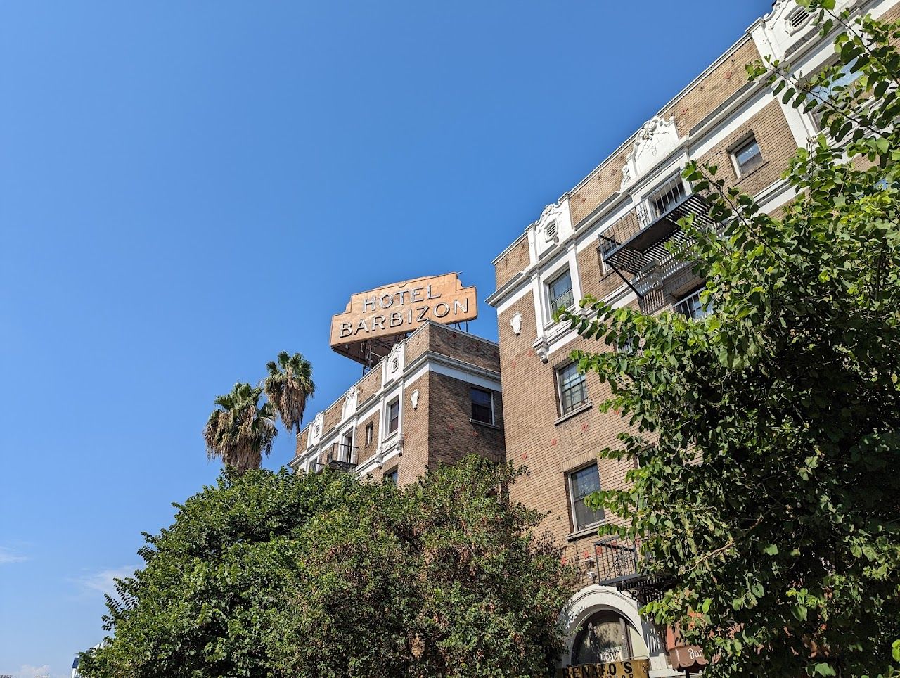 Barbizon Hotel Apts