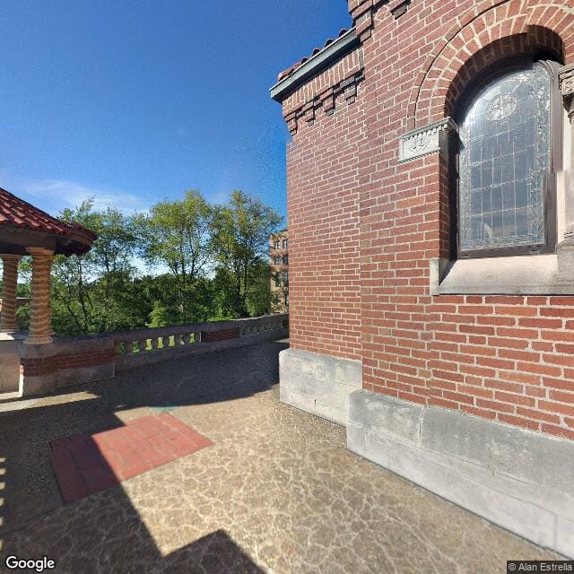 Benet Hall Apartments