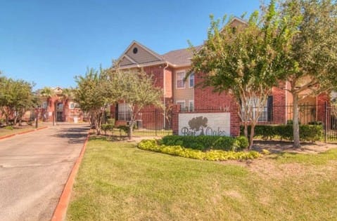 Bent Oaks Apts