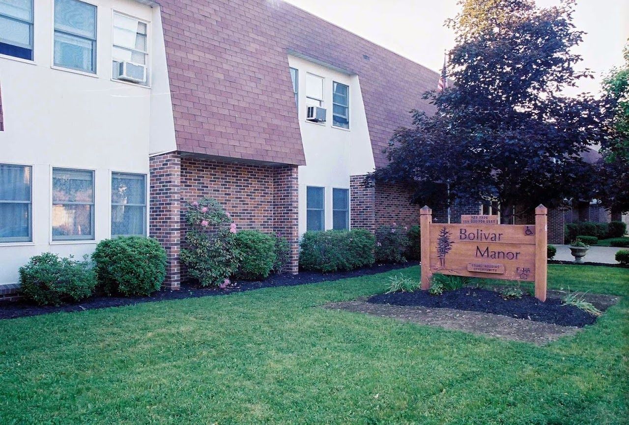 Bolivar Manor