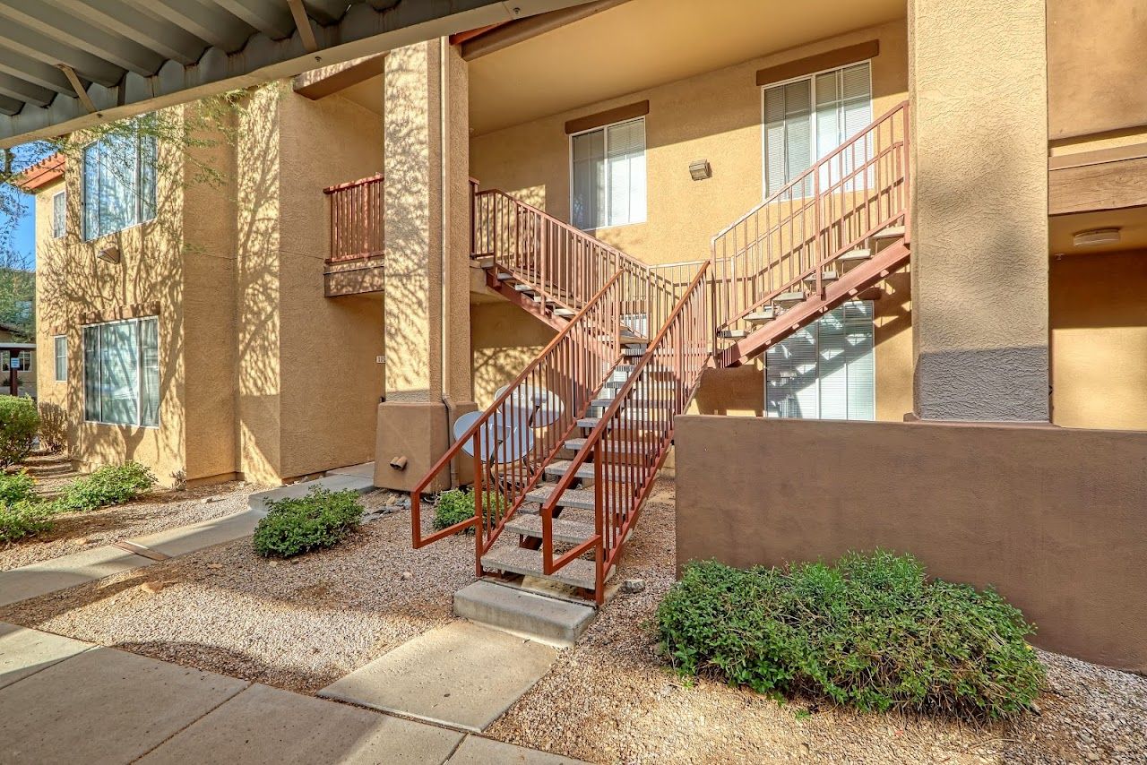 Bradshaw Vista Apts