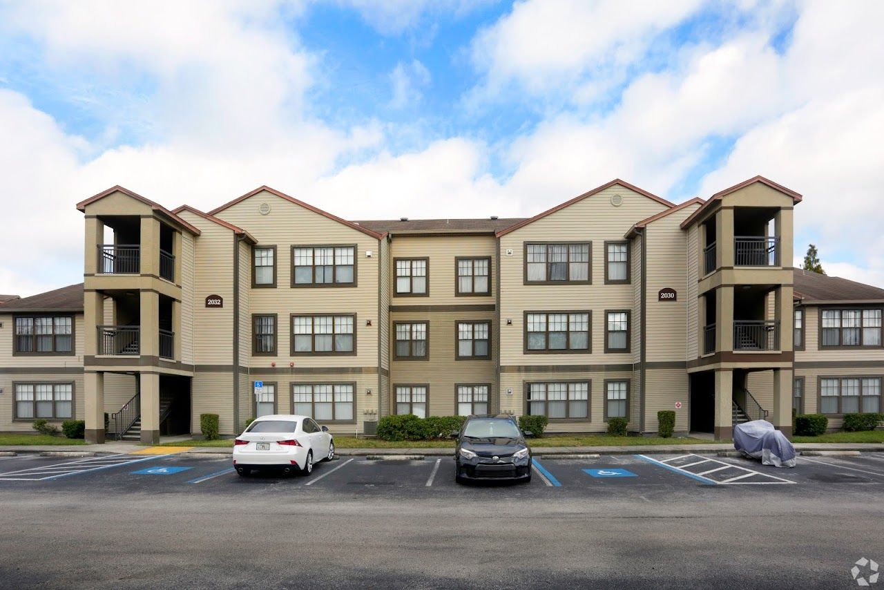 Brandon Crossing Apts