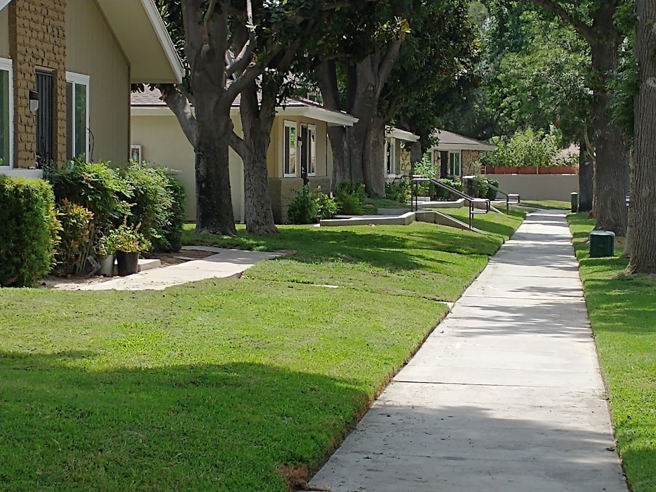 Breezewood Apts