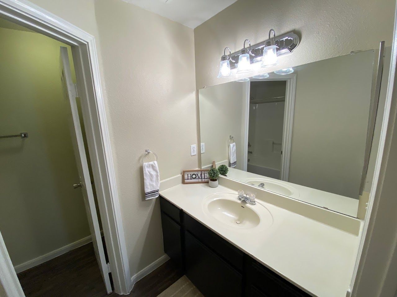 Brentwood Oaks Apts