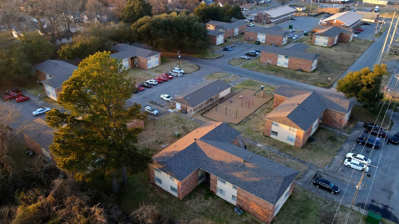 Broadmoor Arms Apts