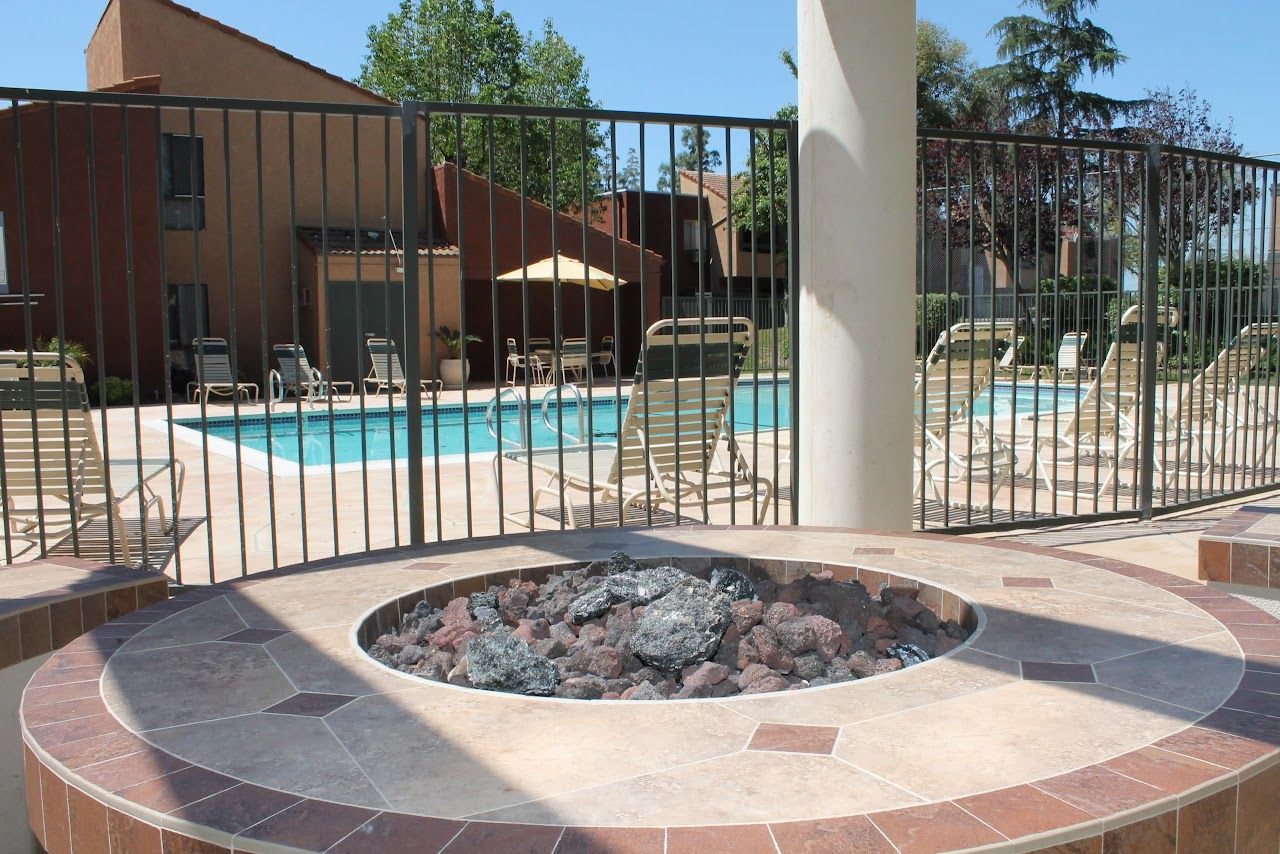 Brookhollow Apts