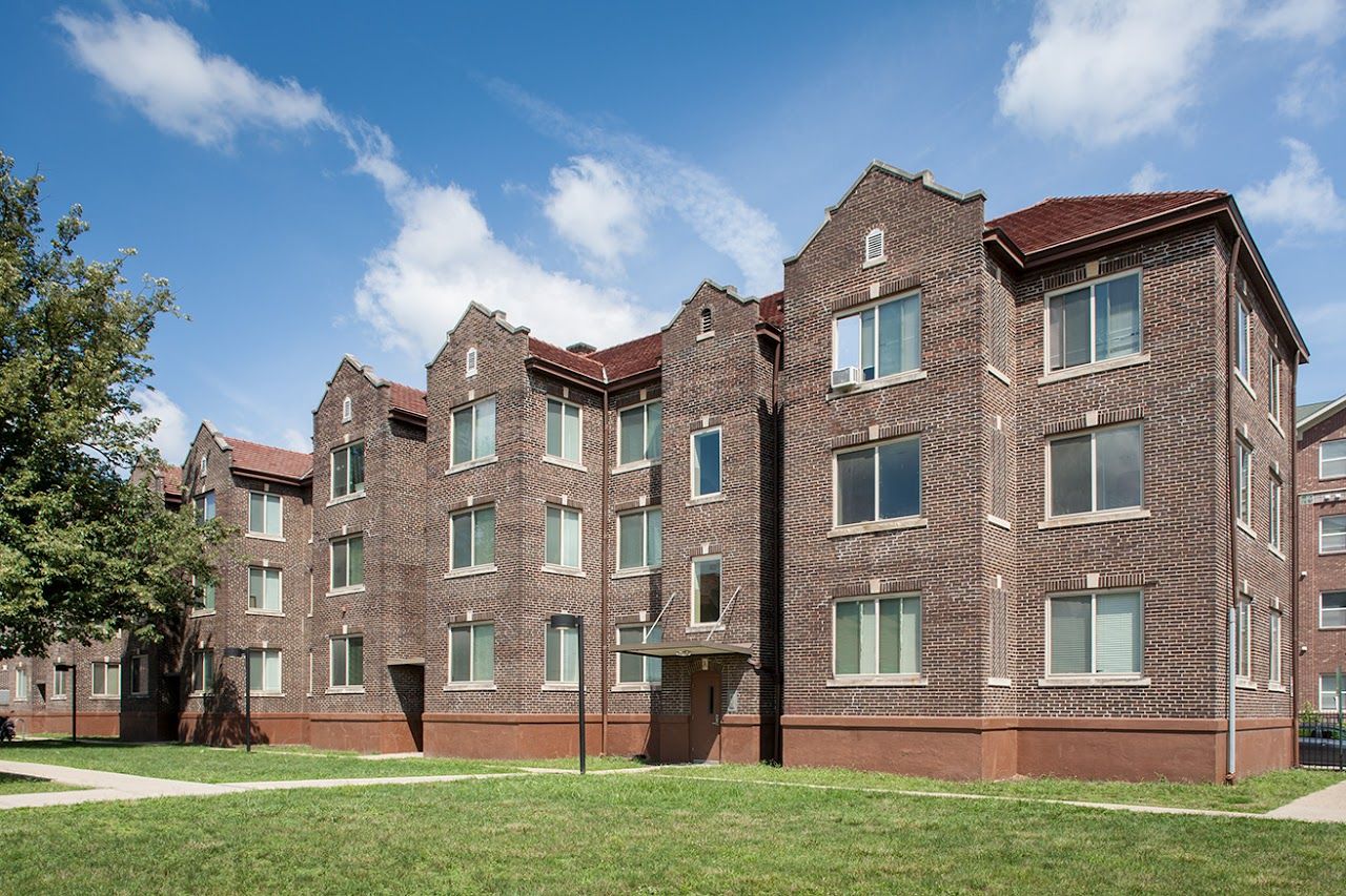 Brownstone Apts