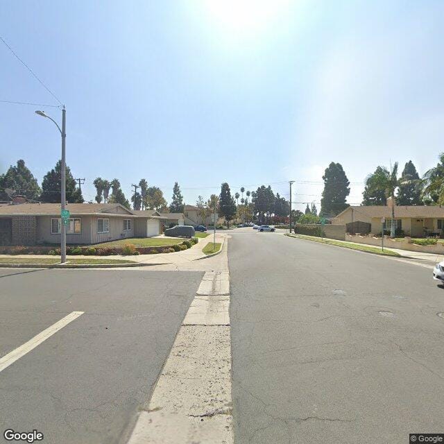 Calle La Roda Family Apts