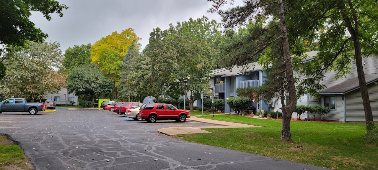 Cambridge Court Apts (Greenville)