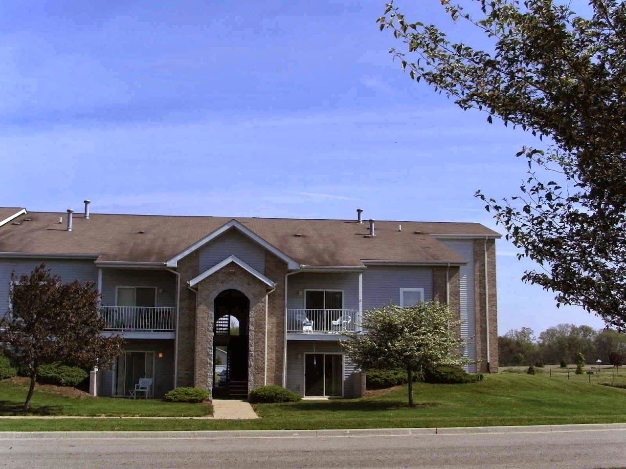 Carriage Green Apts