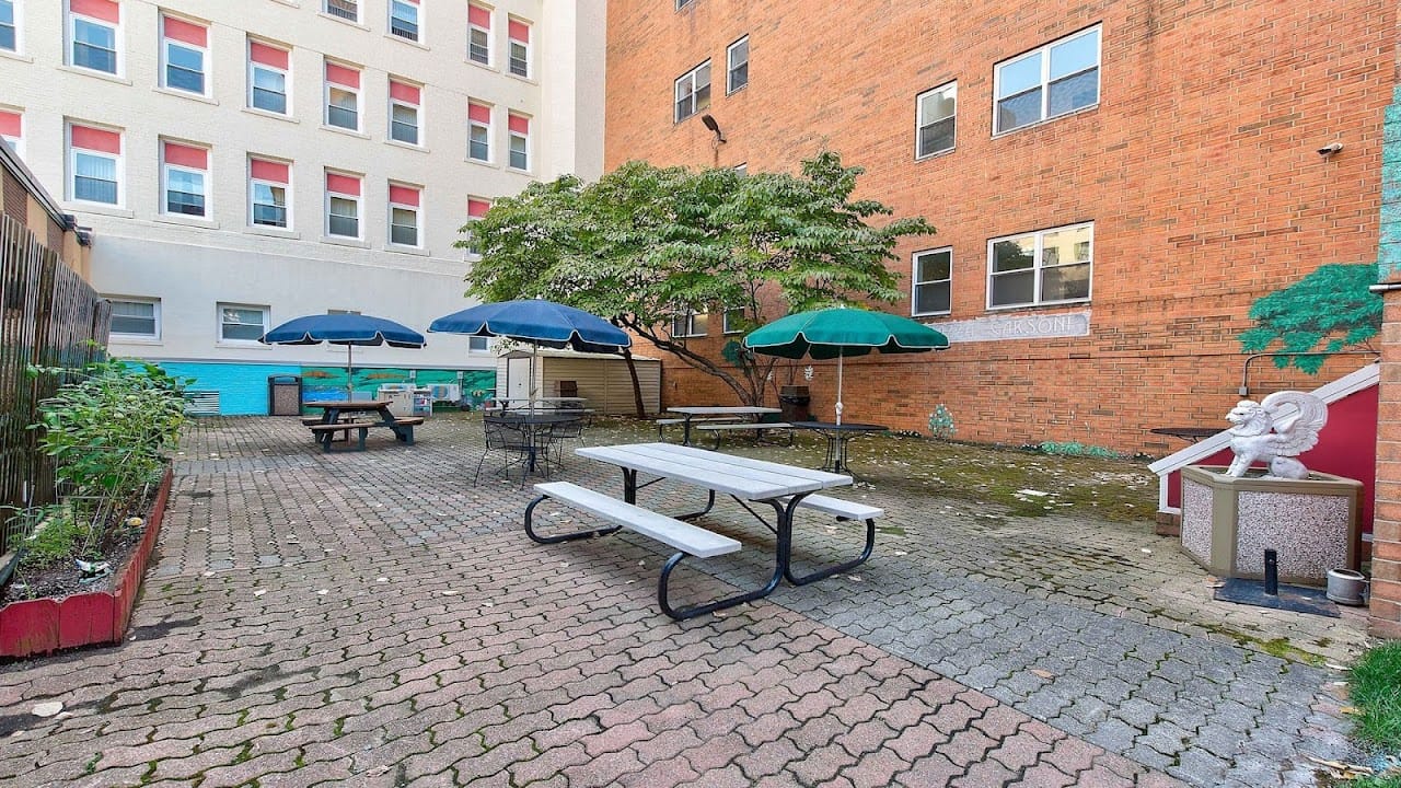 Carson Towers Apts