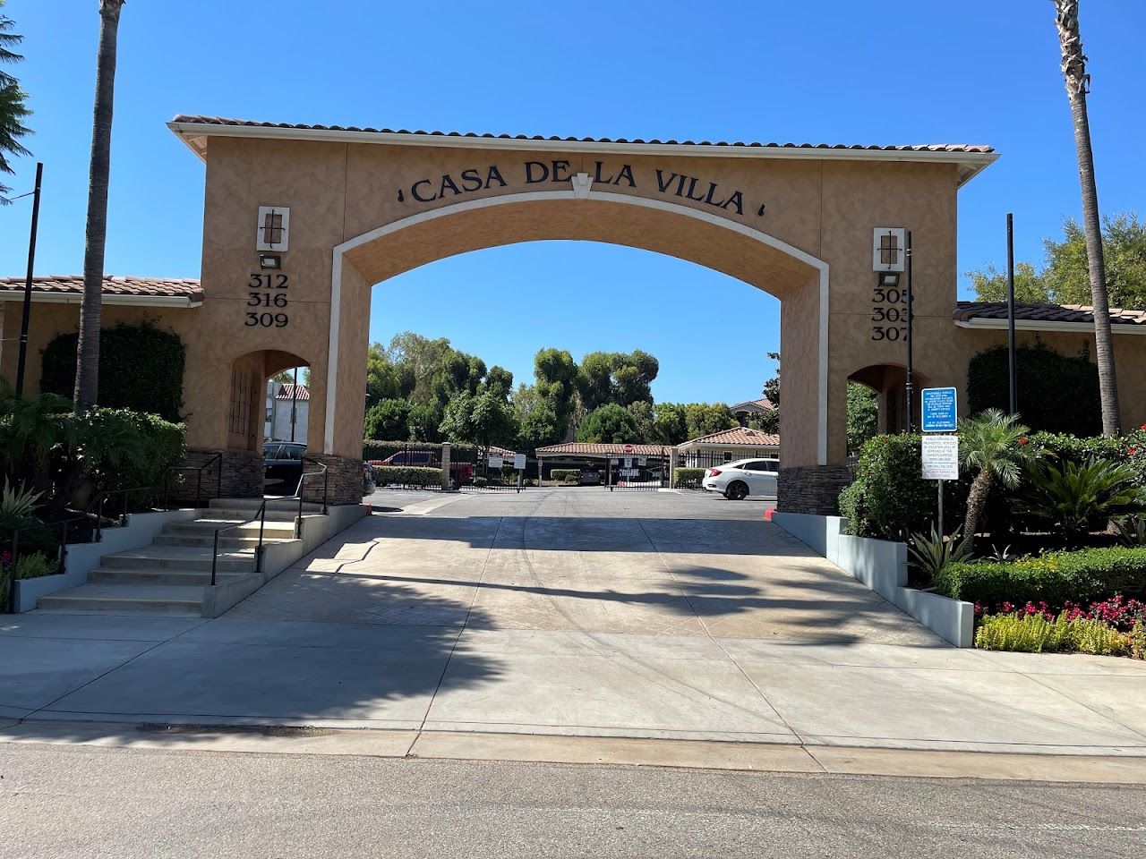 Casa De La Villa Apts