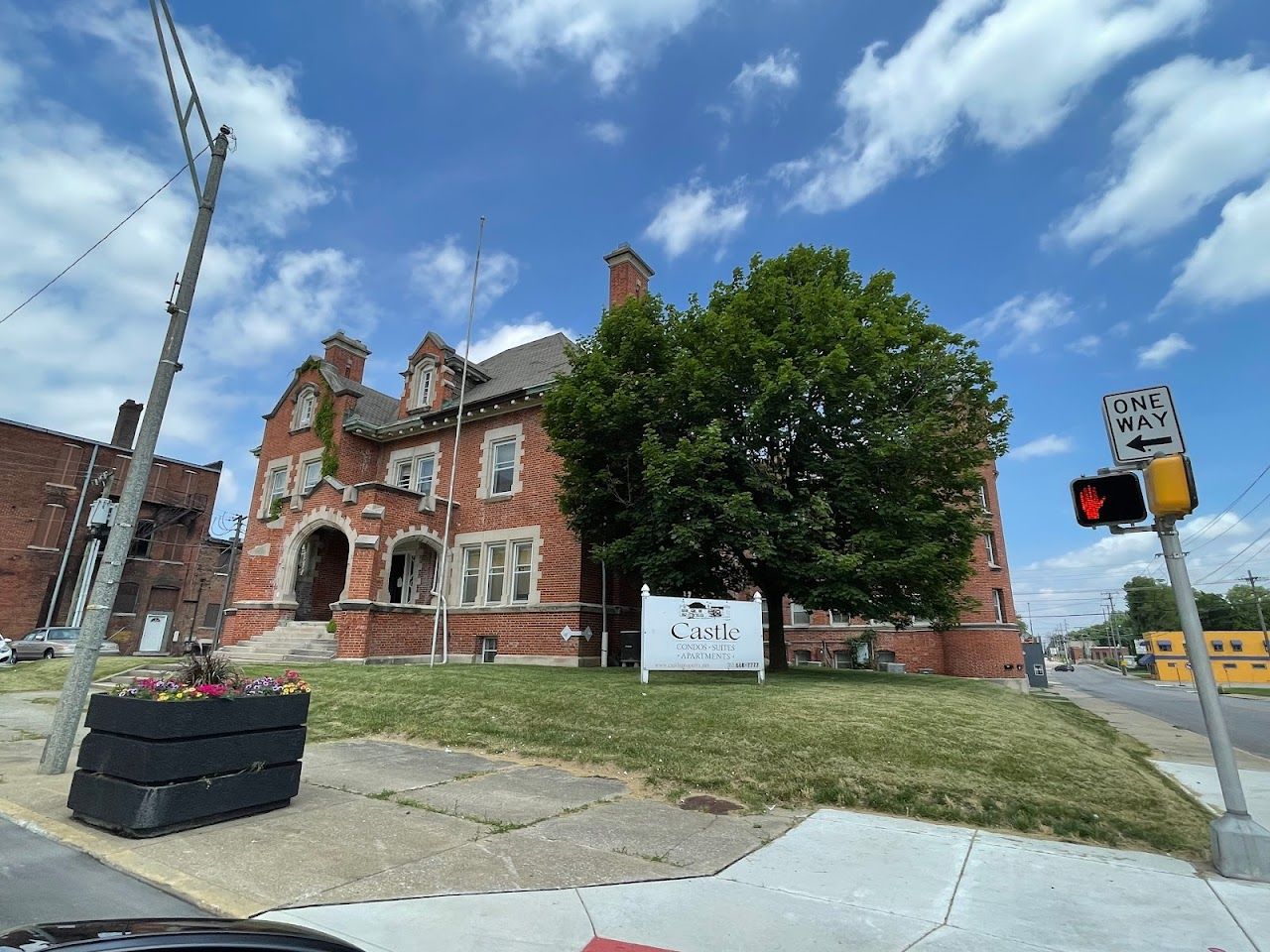 Castle Apts