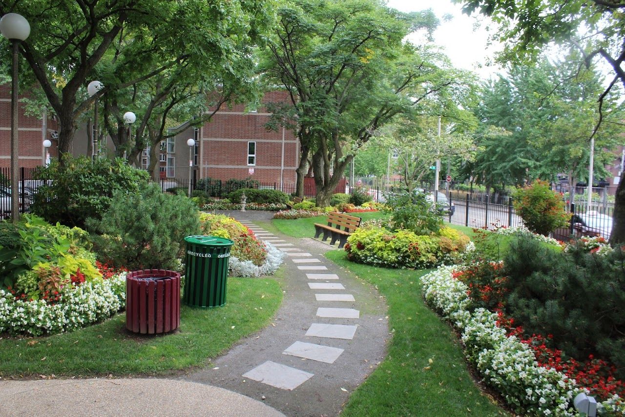 Castle Square Ii