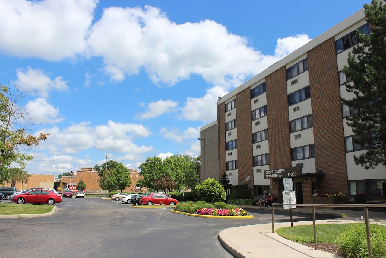 Cedar Center Apts