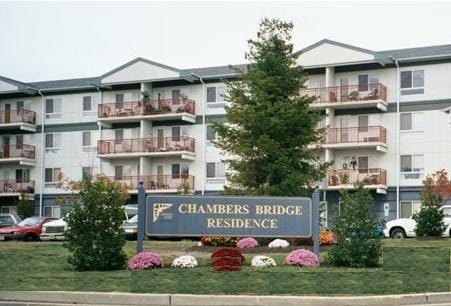 Chambers Bridge Residence #502