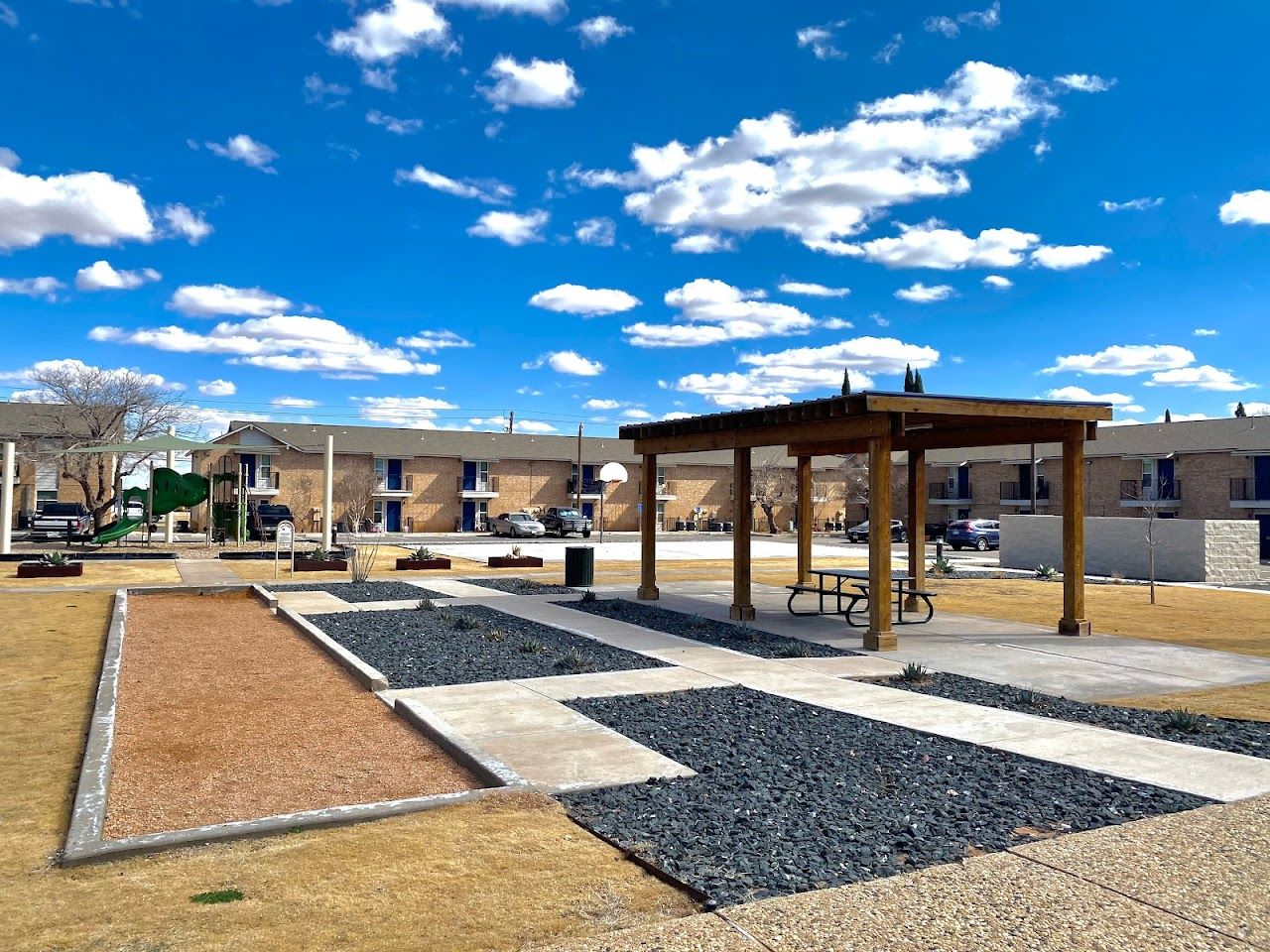 Chaparral Apts