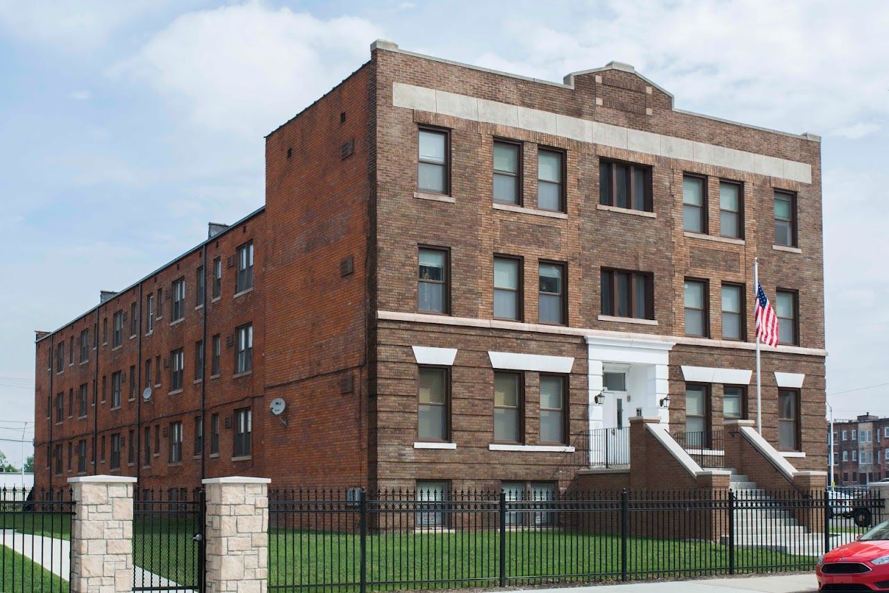 Charlotte Apartments