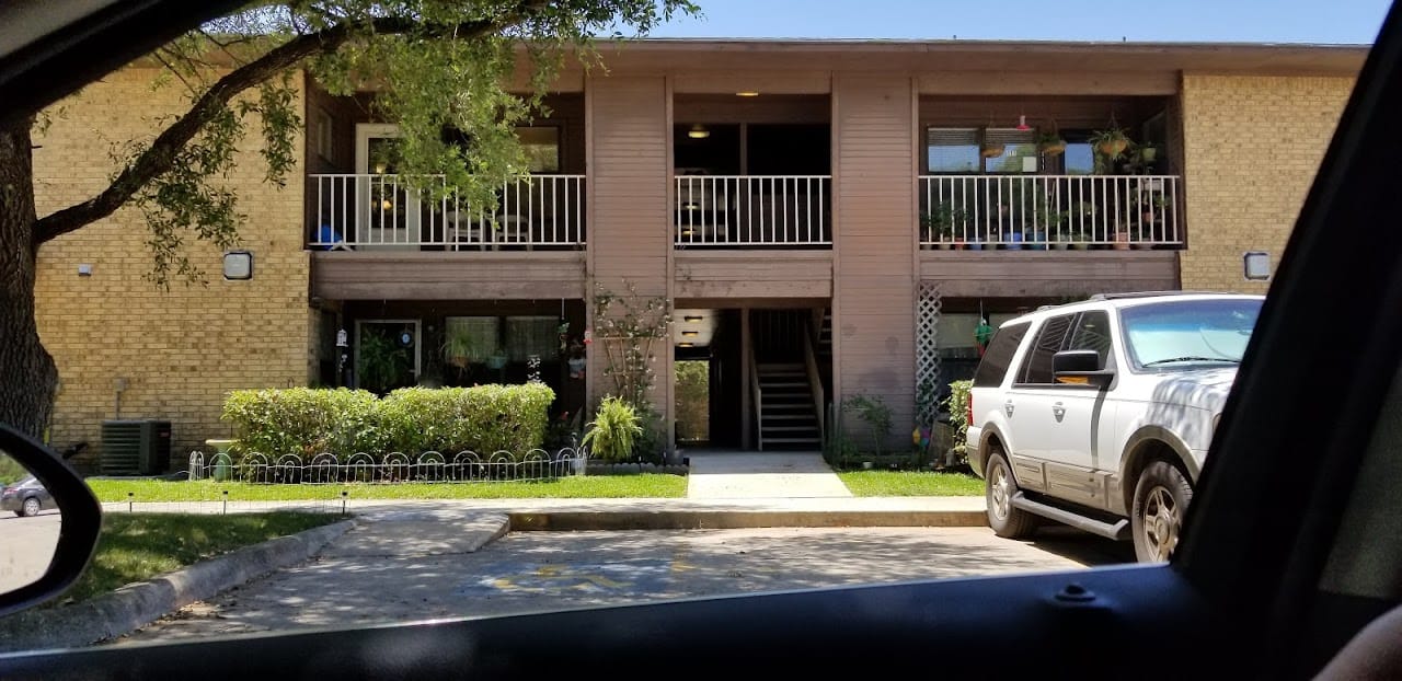 Cibolo Plaza