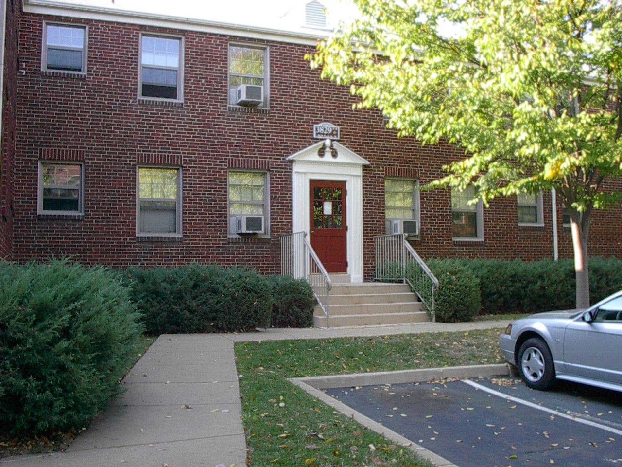 Clarendon Court (Arlington)