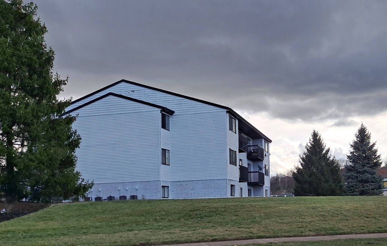 Cobblegate Square Apts