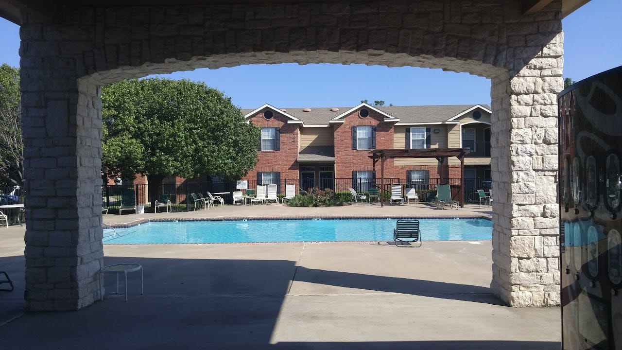 Cobblestone Village Apts