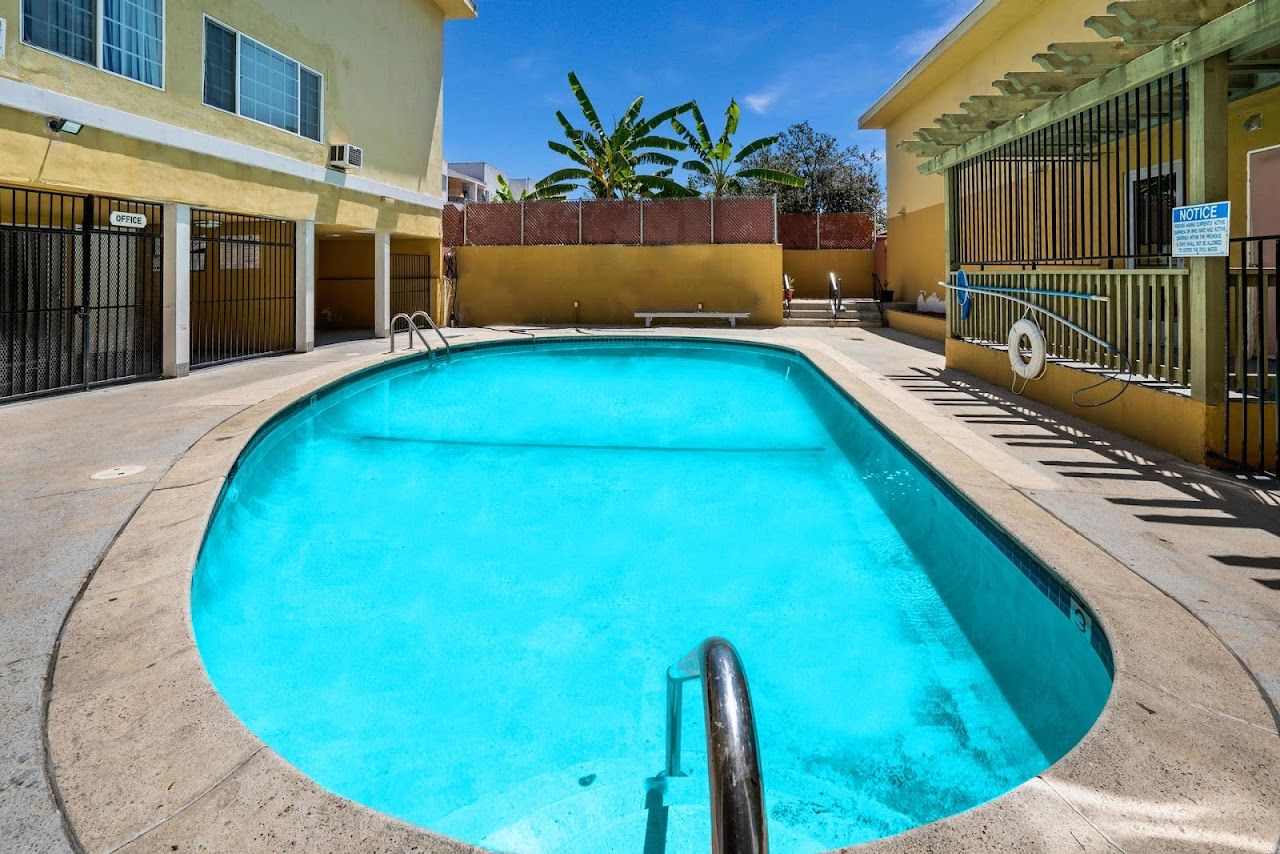 Colina Park North Apts