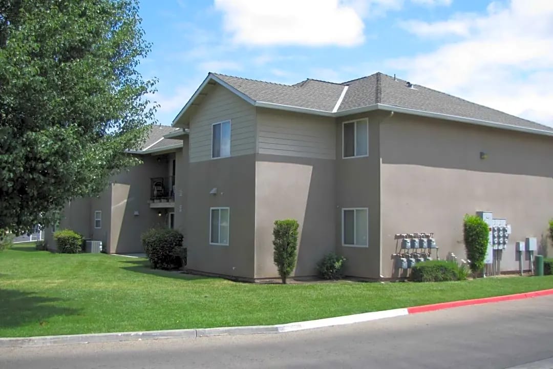 College Park Apts (Dinuba)