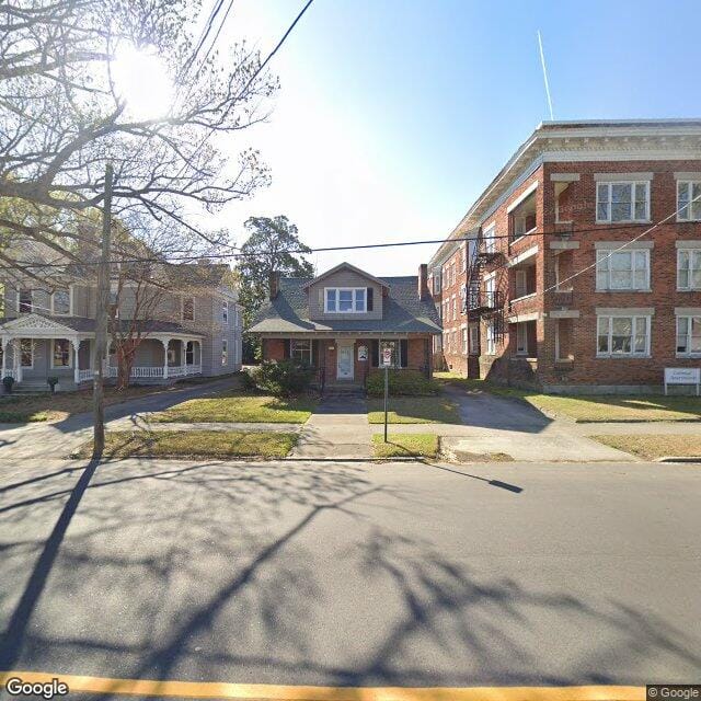 Colonial Apts