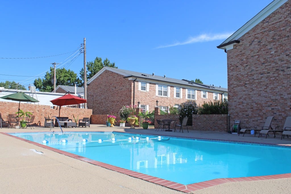 Colonial & Lecoeur Apts