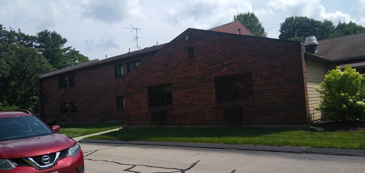 Colonial Village Apts