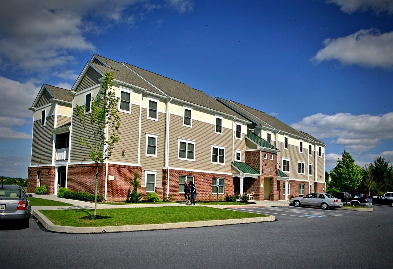 Country Club Apts
