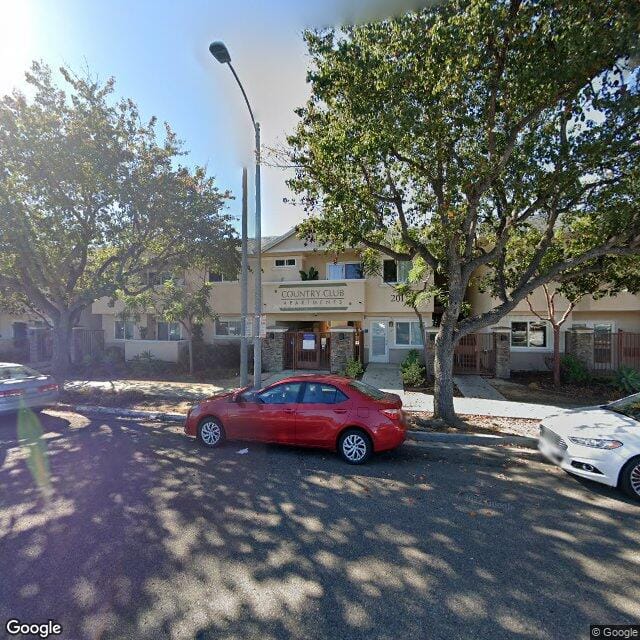 Country Club Apts   Oceanside