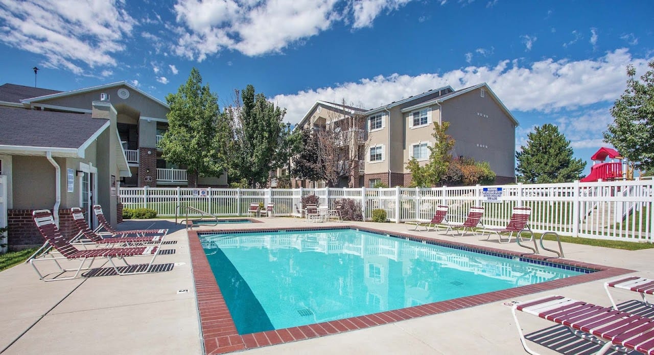 Country Oaks Apts.