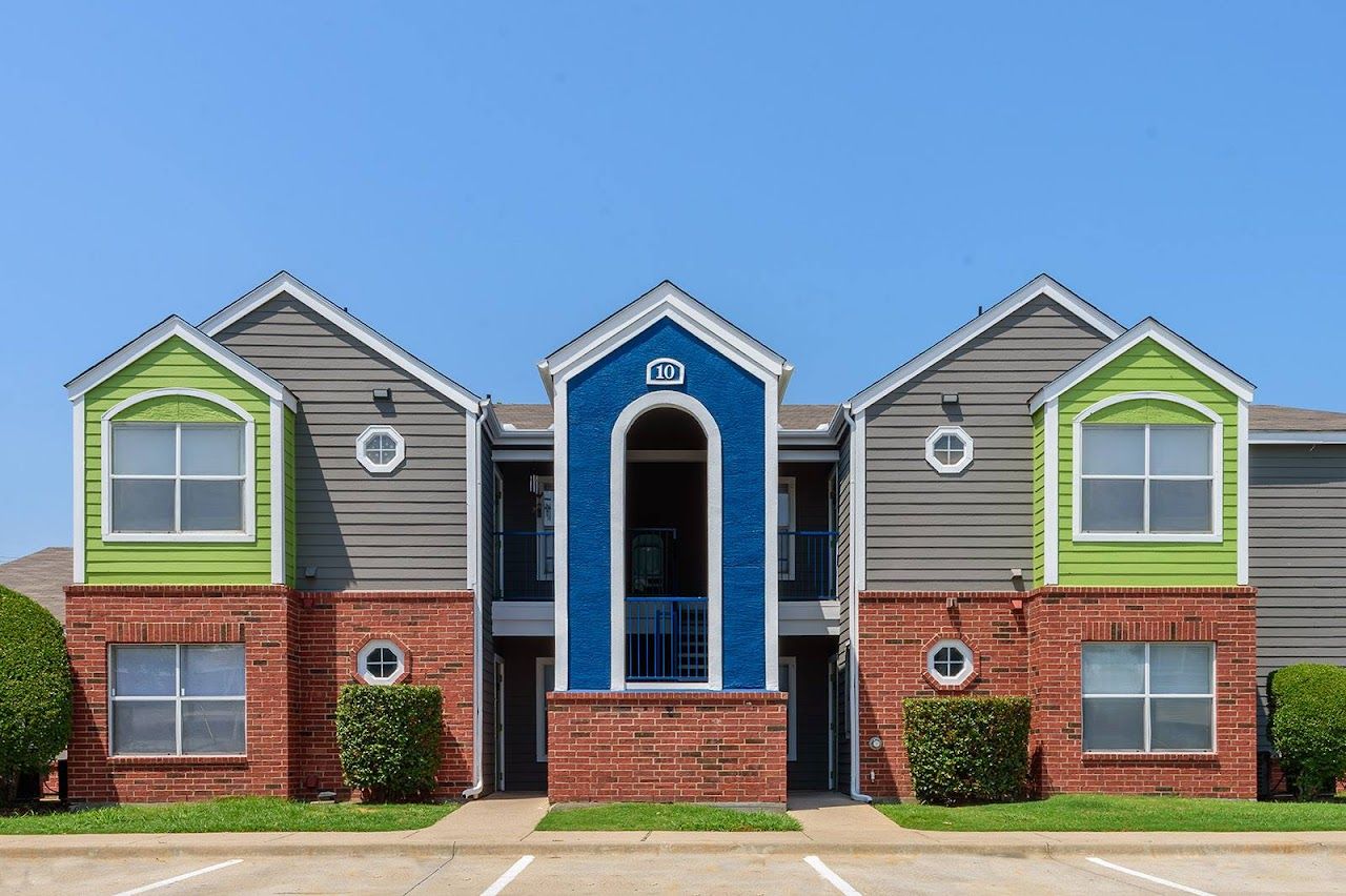 Country Park Apts