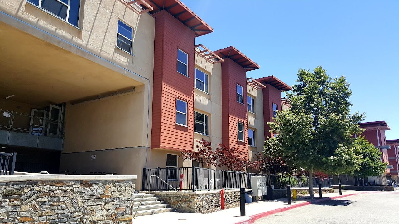 Courier Place Apts
