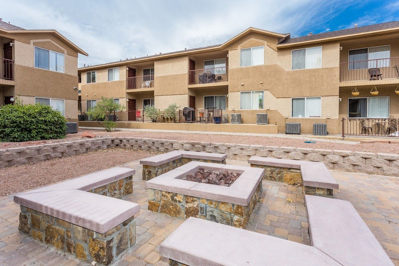 Courtside Apts