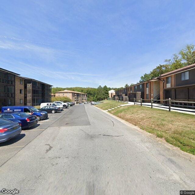 Courtyard Apts/Hillside
