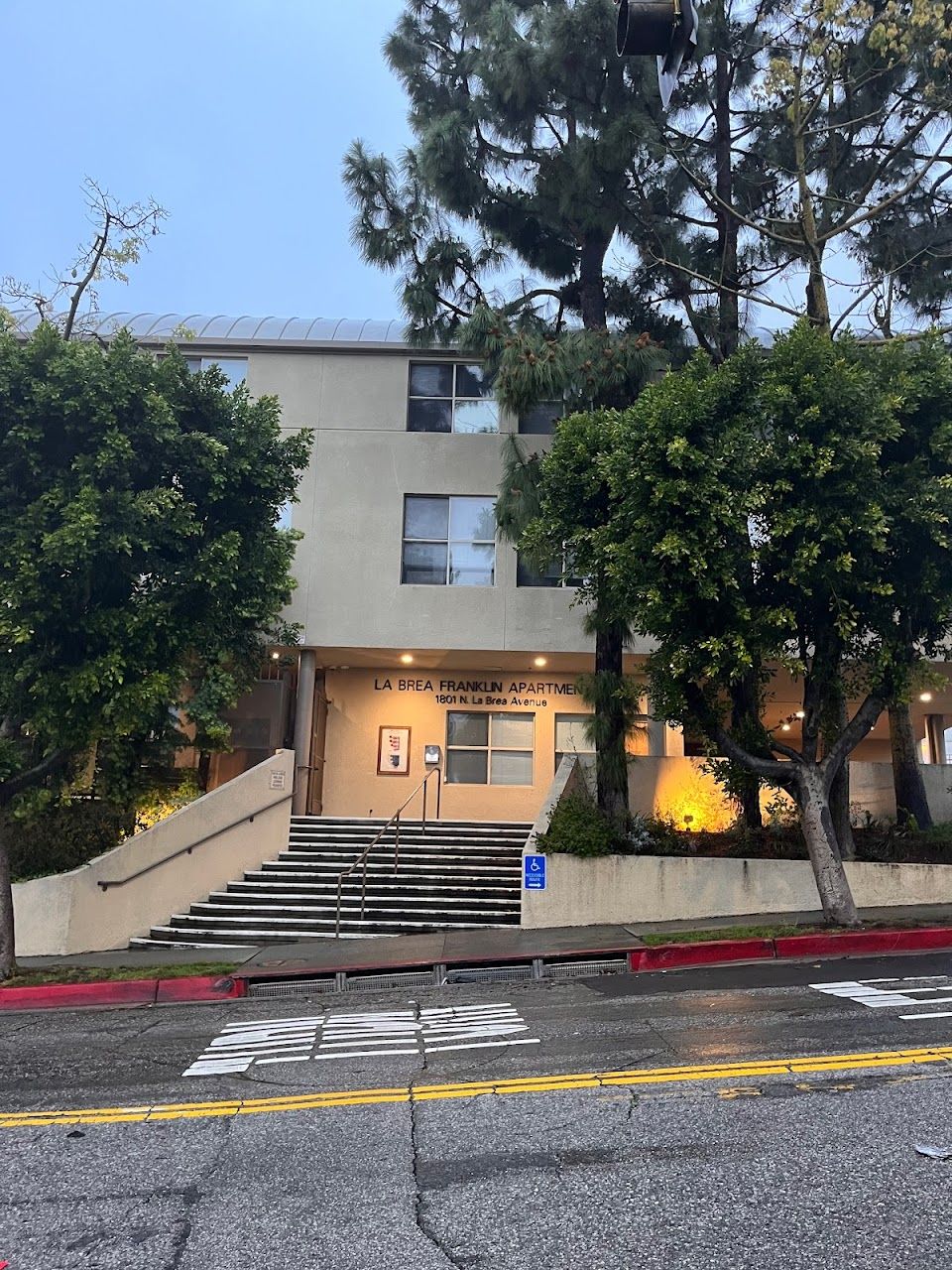Courtyard At La Brea