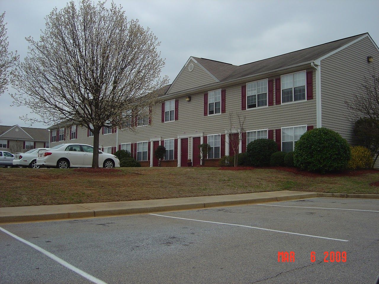 Creekside Apts