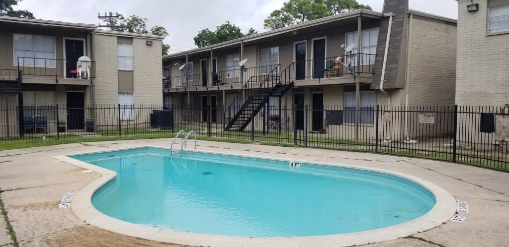 Creekwood Apts