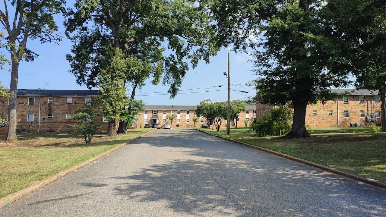 Creekwood Village Apts