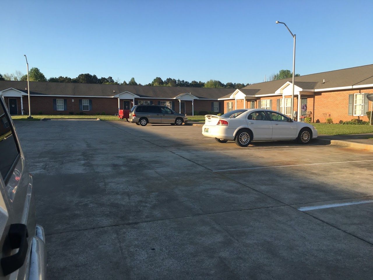 Crestwood Apts