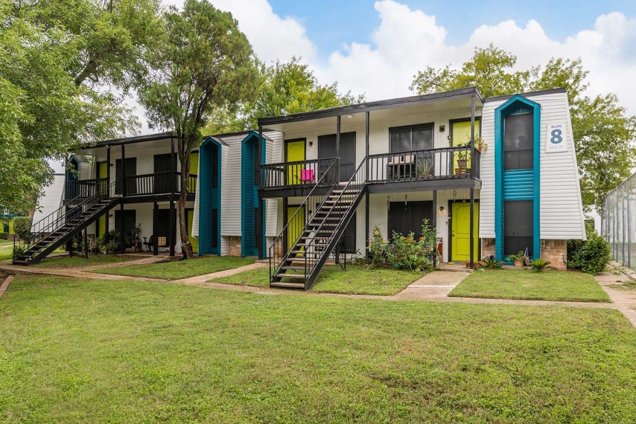 Cross Creek Apartments