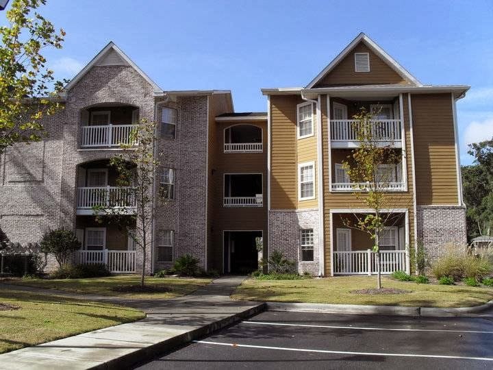Cross Creek Apts