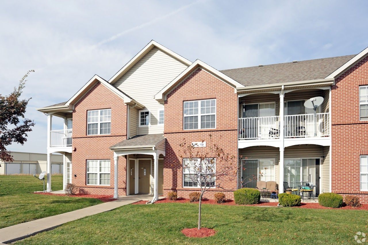 Cross Creek Apts Of Davenport