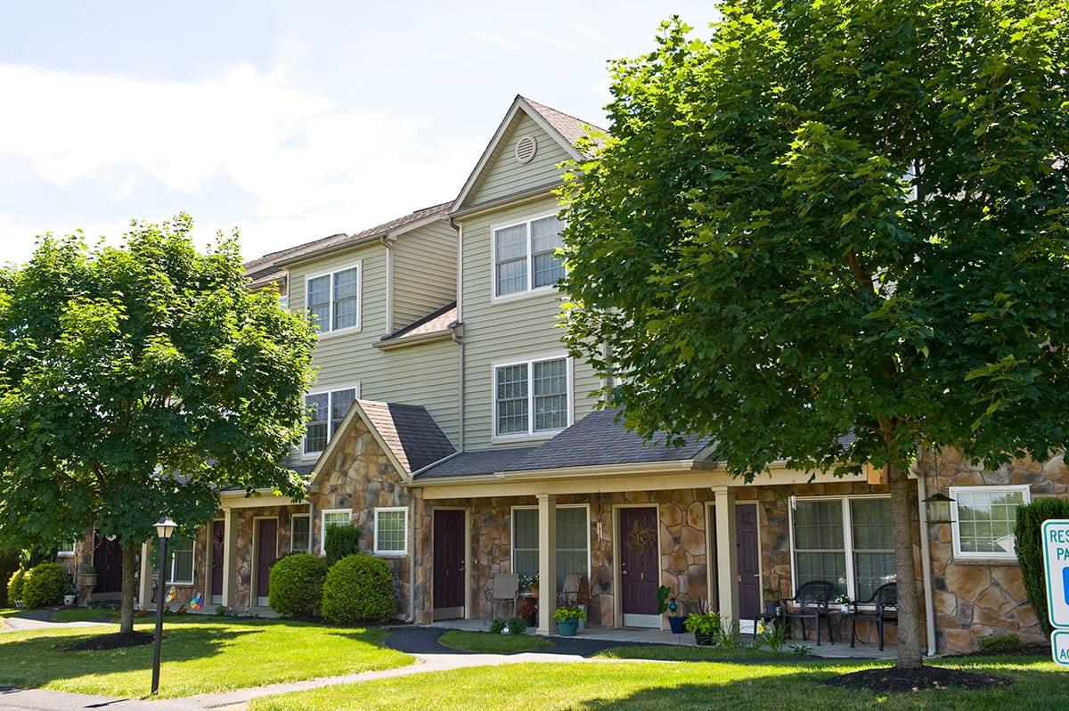 Deer Lake Apts