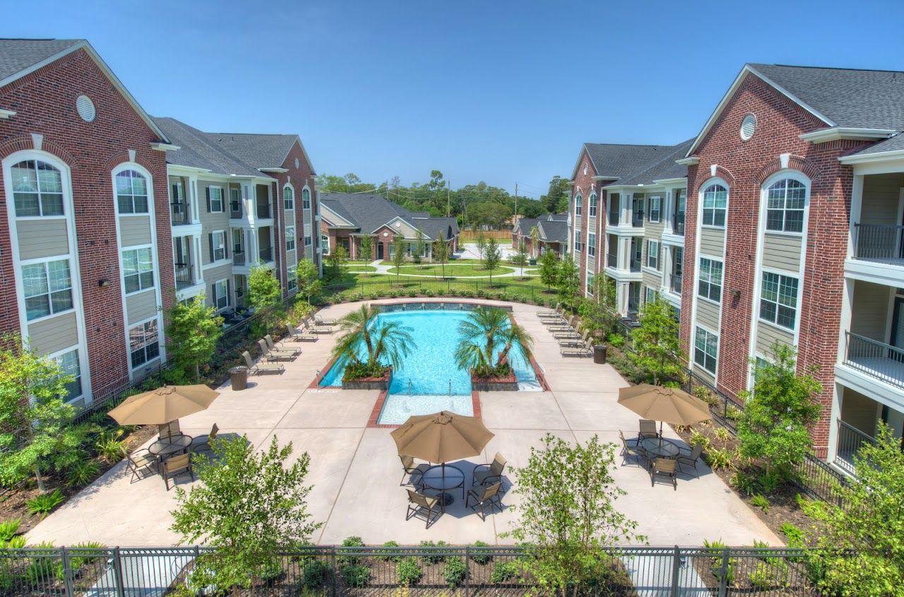 Deerbrook Place Apts